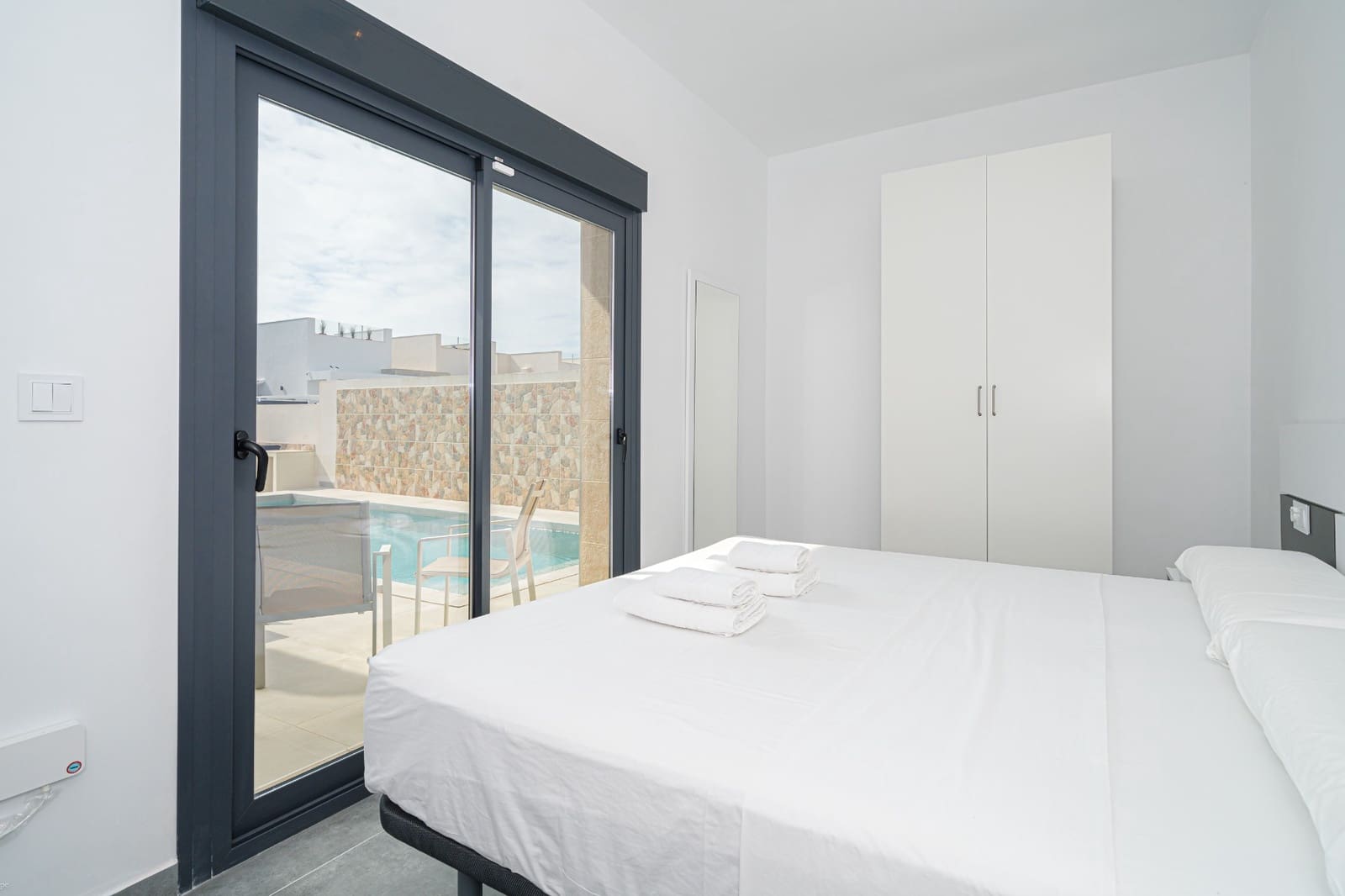 3 slaapkamer Villa te koop in Daya Nueva met zwembad - € 385.000 (Ref: 9651646)