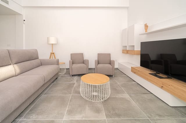 3 slaapkamer Villa te koop in Daya Nueva met zwembad - € 385.000 (Ref: 9651646)