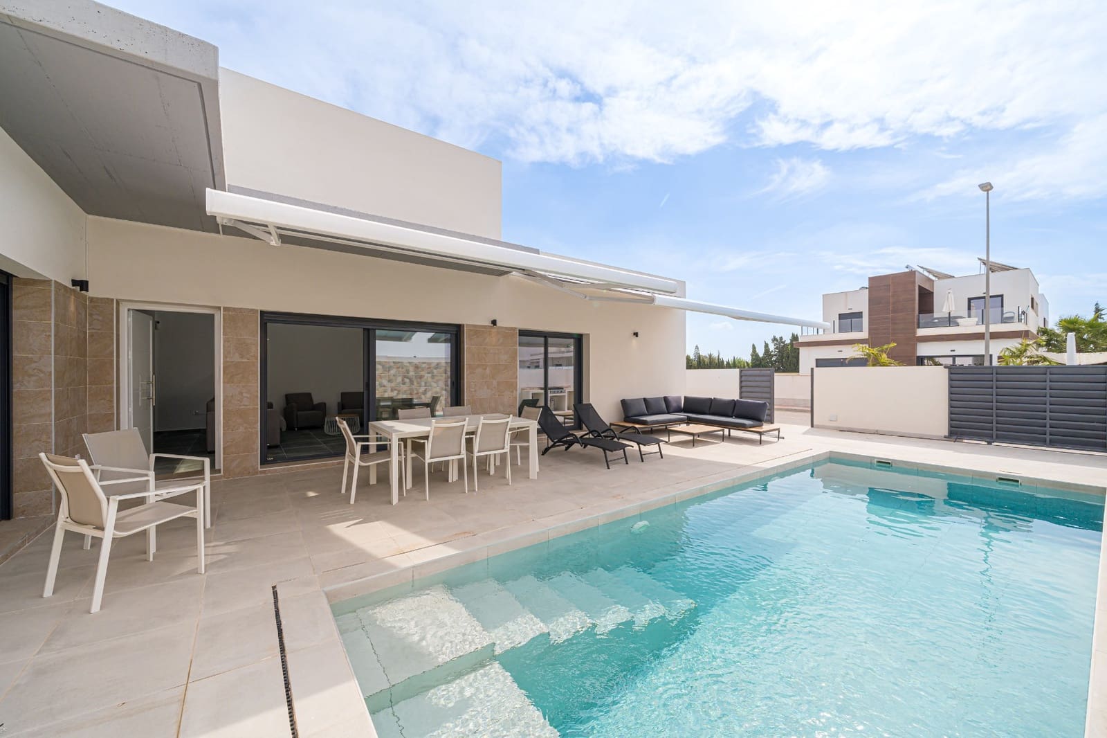 3 slaapkamer Villa te koop in Daya Nueva met zwembad - € 385.000 (Ref: 9651646)