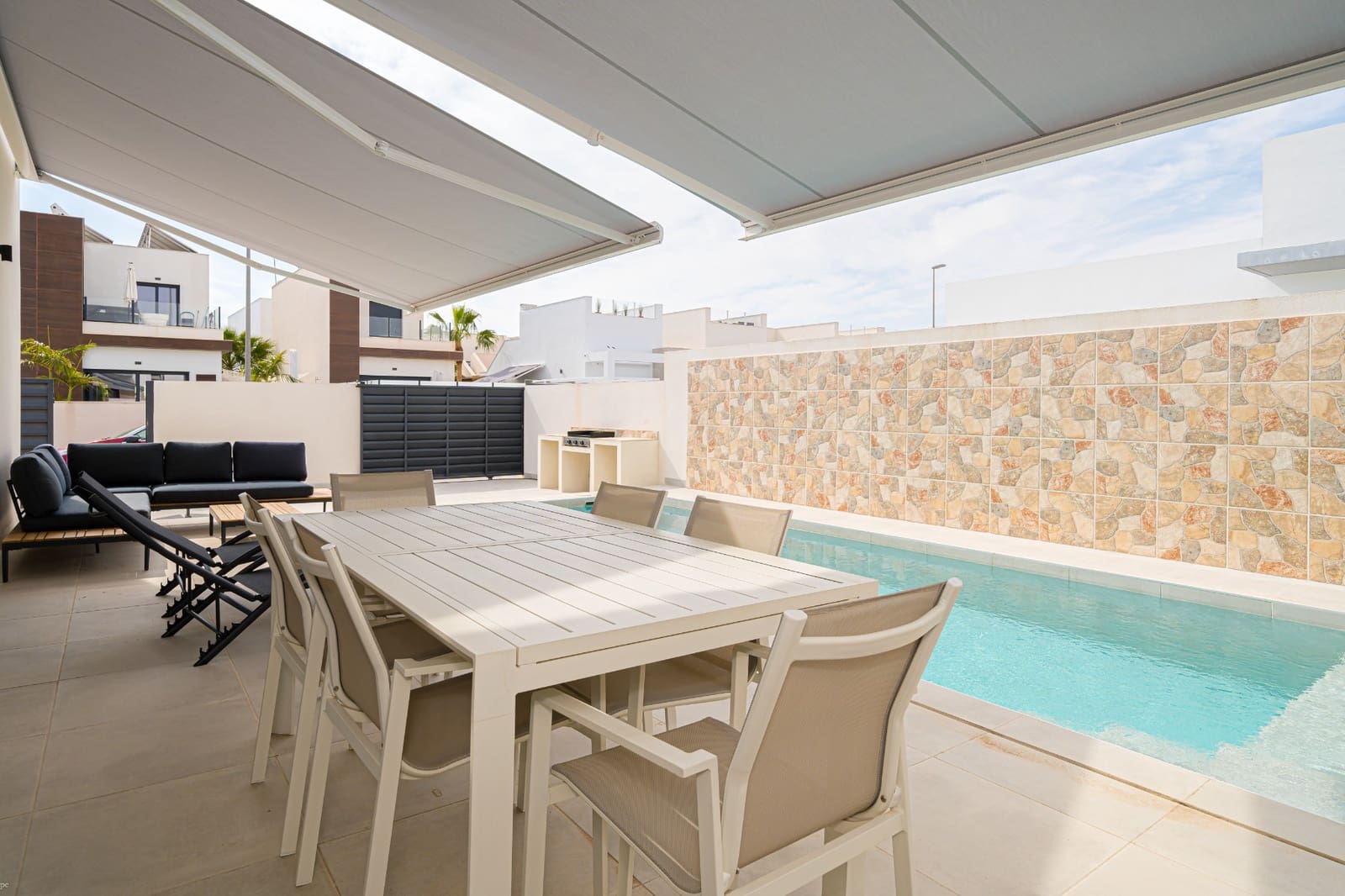 3 slaapkamer Villa te koop in Daya Nueva met zwembad - € 385.000 (Ref: 9651646)