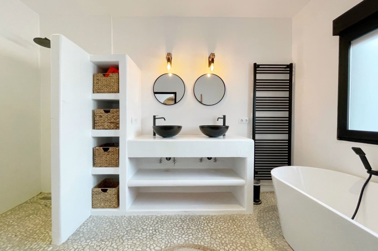 4 bedroom Villa for sale in Moraira with pool garage - € 1,199,000 (Ref: 9666180)