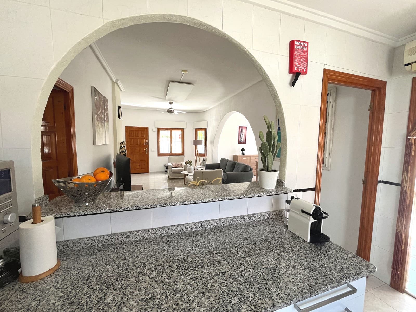 3 bedroom Villa for sale in Pueblo Bravo with pool - € 427,500 (Ref: 9673995)