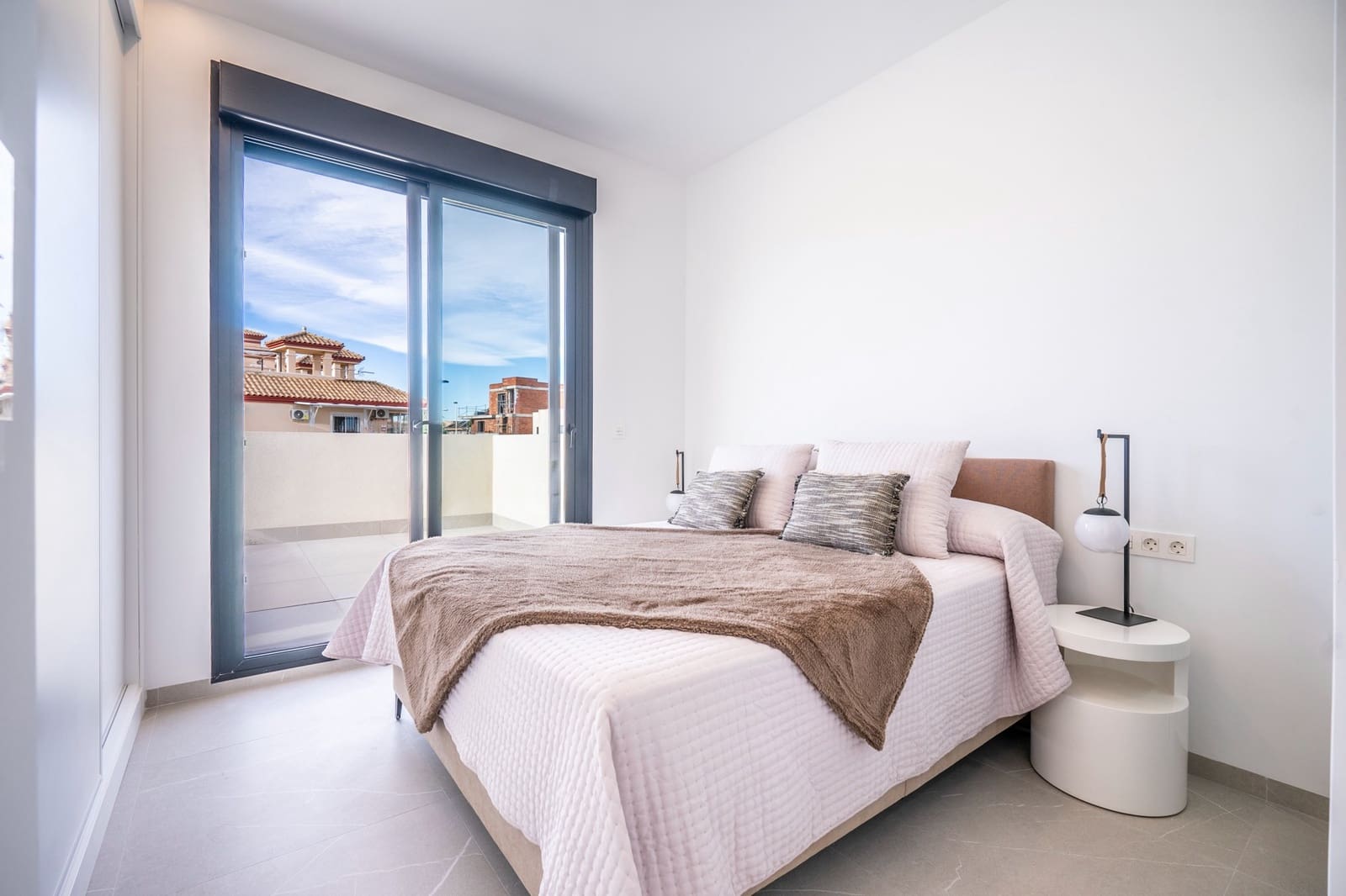 3 makuuhuone Huvila myytävänä paikassa Roldan mukana uima-altaan - 409 950 € (Ref: 9679311)