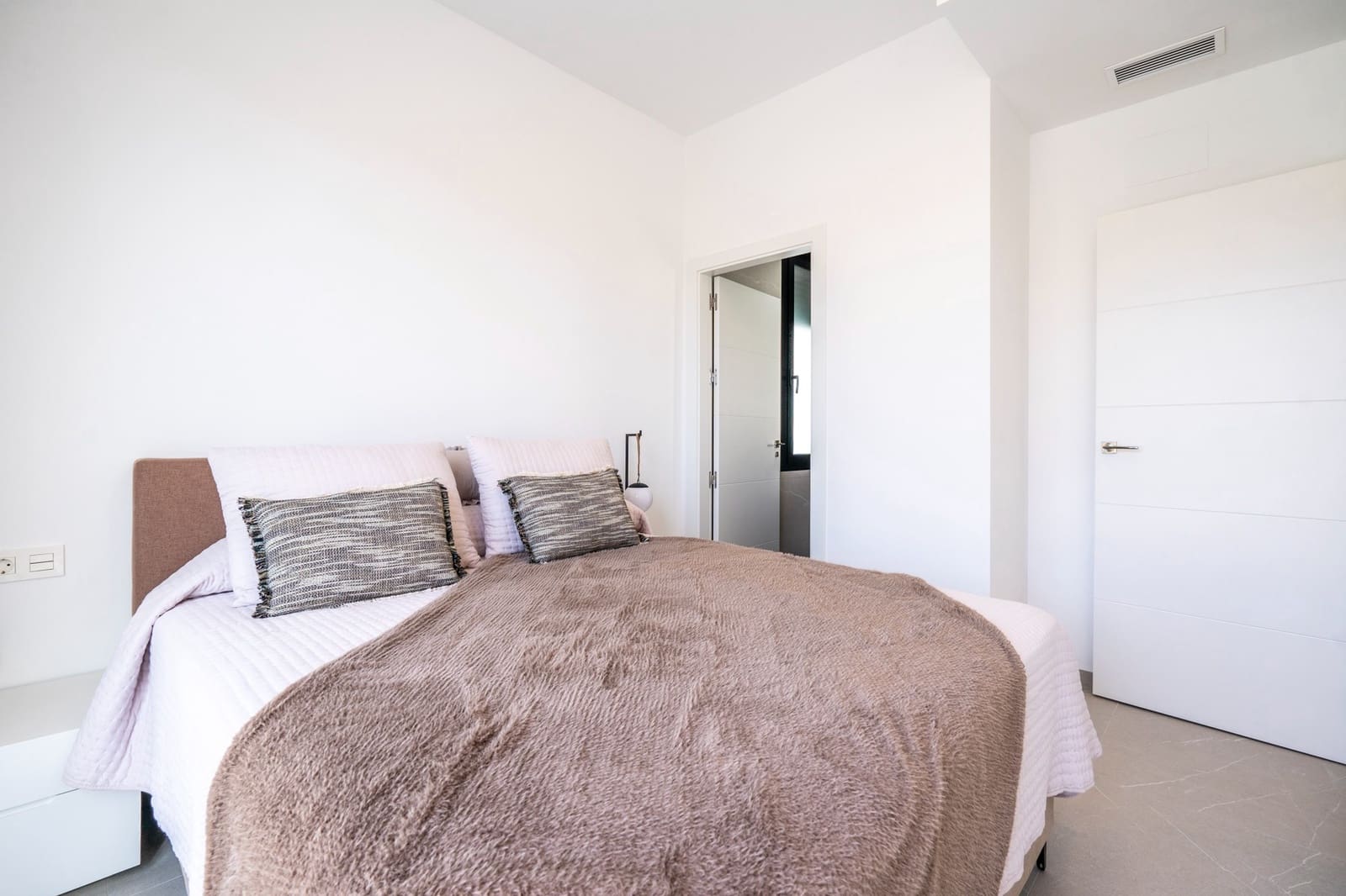 3 makuuhuone Huvila myytävänä paikassa Roldan mukana uima-altaan - 409 950 € (Ref: 9679311)