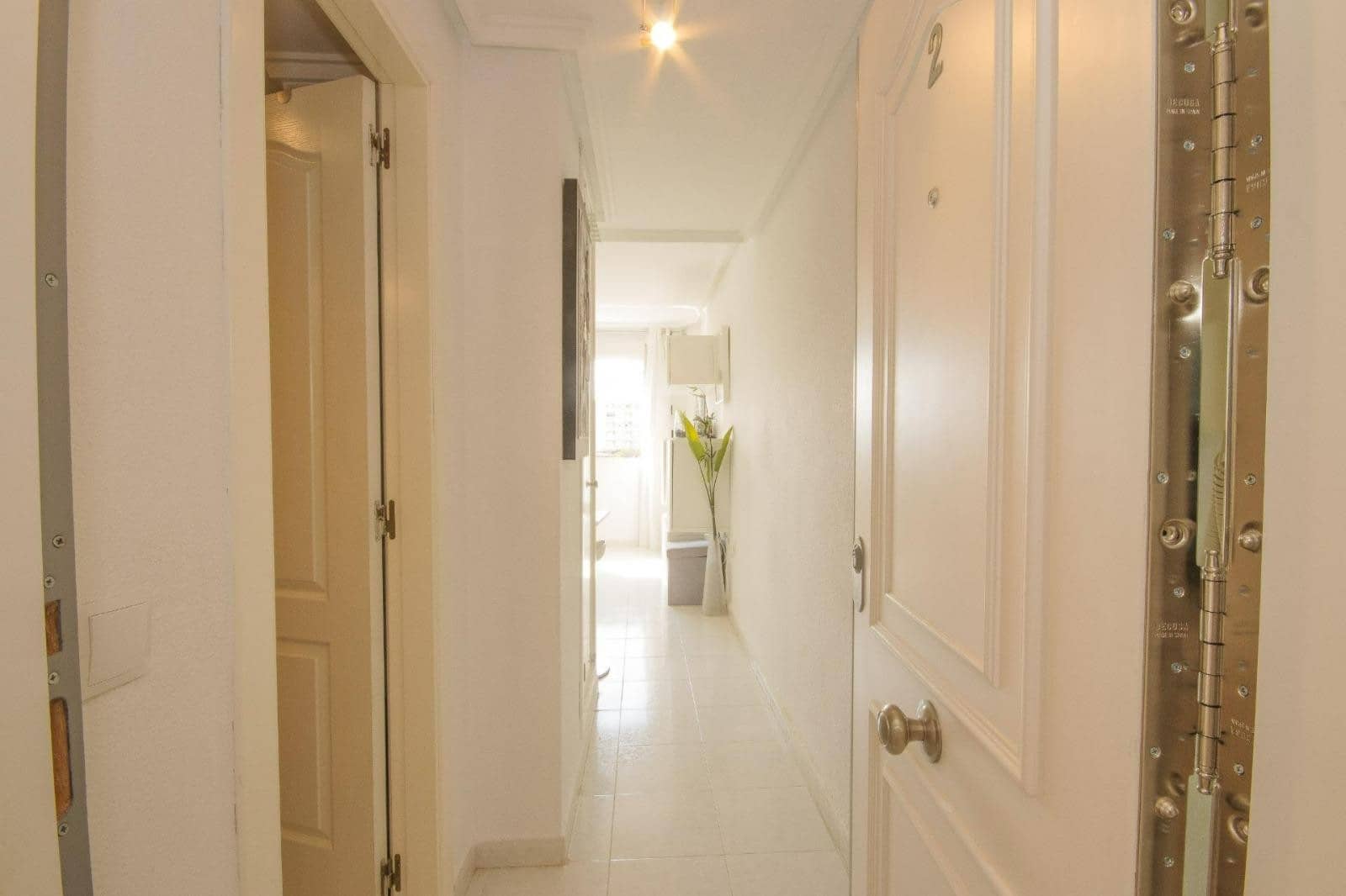 Appartement à vendre à Torrevieja avec piscine - 95 000 € (Ref: 9682410)