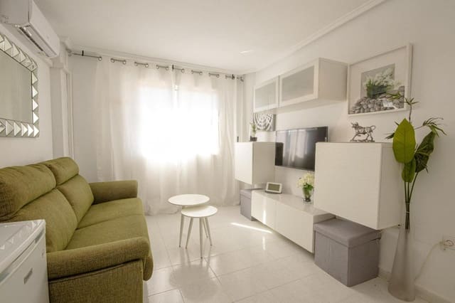 Appartement te koop in Nueva Torrevieja, Torrevieja met zwembad - € 95.000 (Ref: 9682410)