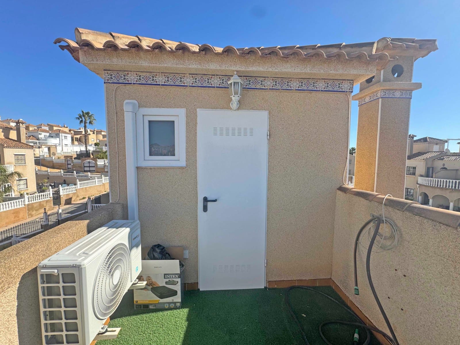 2 makuuhuone Omakotitalo myytävänä paikassa Villamartin mukana uima-altaan - 289 900 € (Ref: 9683427)