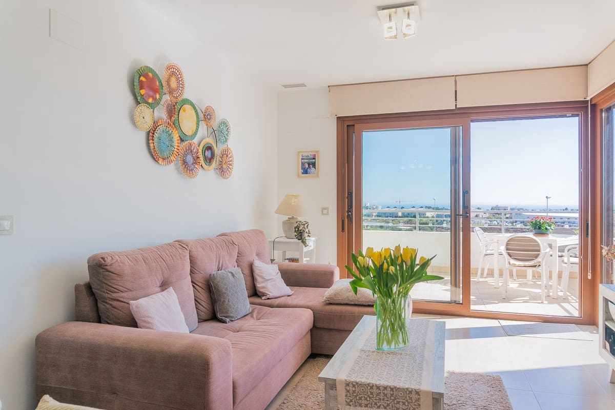 2 bedroom Apartment for sale in Dehesa de Campoamor with pool - € 299,000 (Ref: 9698175)