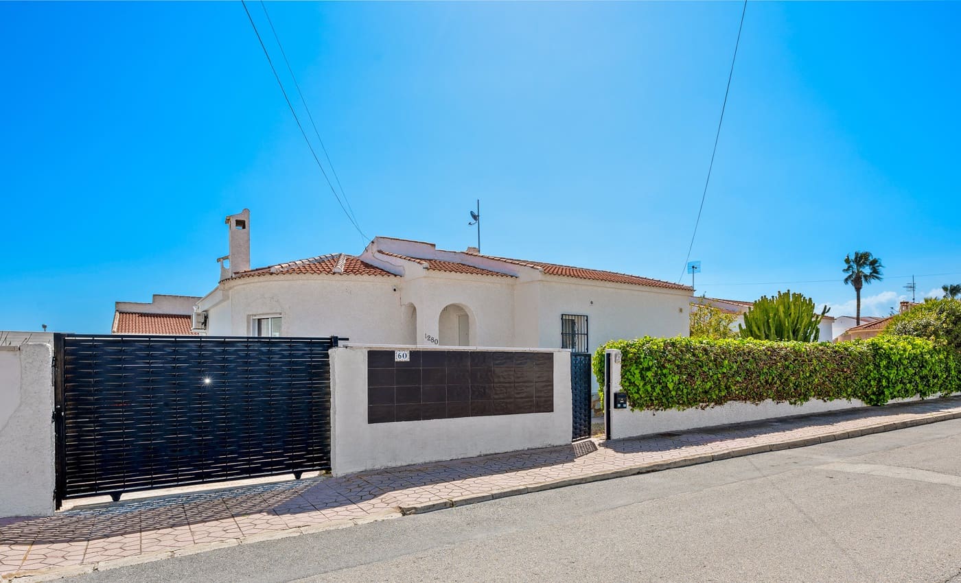 2 Zimmer Villa zu verkaufen in Ciudad Quesada mit Pool - 365.000 € (Ref: 9714667)