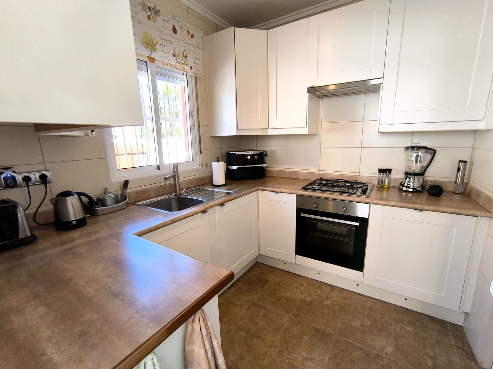 3 slaapkamer Halfvrijstaande villa te koop in Algorfa met zwembad garage - € 185.000 (Ref: 9714669)