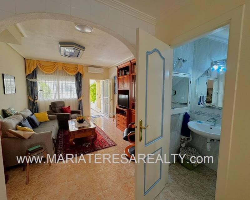 2 bedroom Townhouse for sale in Los Alcazares with pool - € 159,900 (Ref: 9726510)