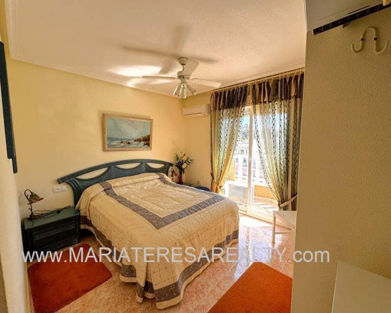 2 bedroom Townhouse for sale in Los Alcazares with pool - € 159,900 (Ref: 9726510)