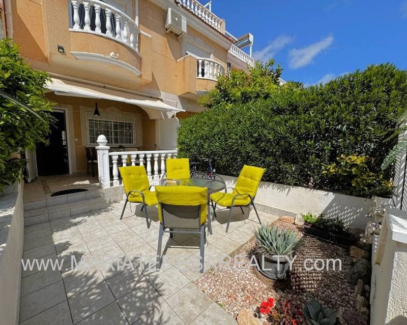 2 bedroom Townhouse for sale in Los Alcazares with pool - € 159,900 (Ref: 9726510)