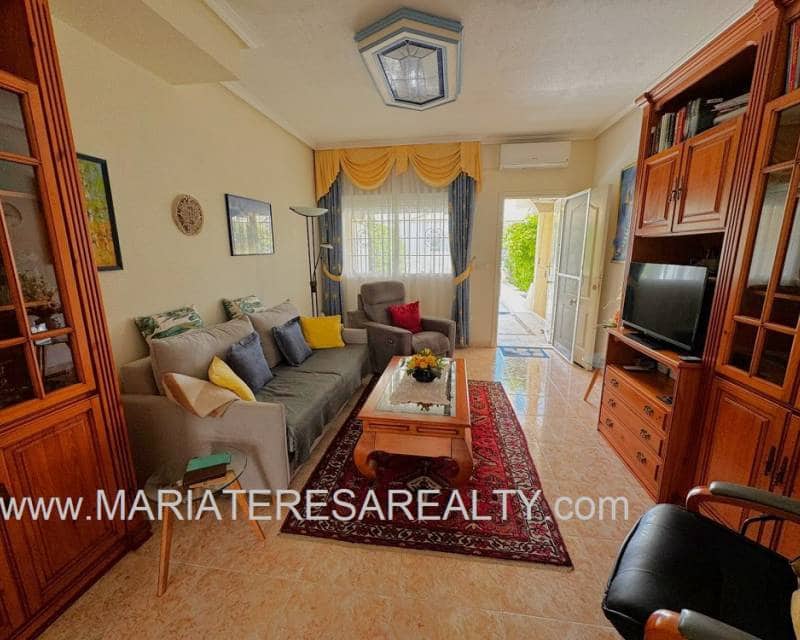 2 bedroom Townhouse for sale in Los Alcazares with pool - € 159,900 (Ref: 9726510)