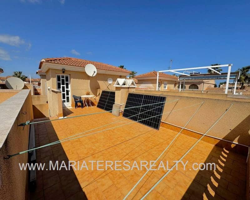 2 bedroom Townhouse for sale in Los Alcazares with pool - € 159,900 (Ref: 9726510)