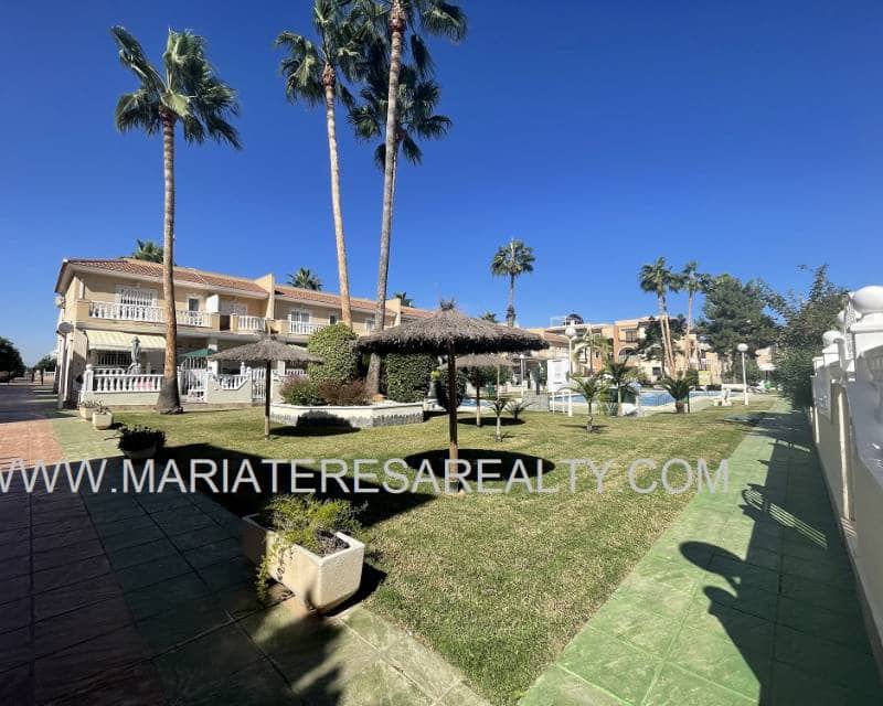 2 bedroom Townhouse for sale in Los Alcazares with pool - € 159,900 (Ref: 9726510)