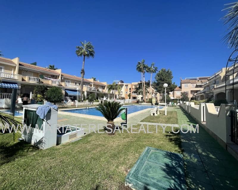 2 bedroom Townhouse for sale in Los Alcazares with pool - € 159,900 (Ref: 9726510)