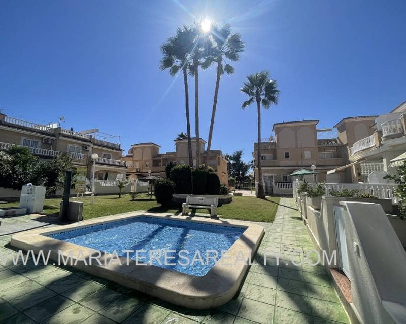 2 bedroom Townhouse for sale in Los Alcazares with pool - € 159,900 (Ref: 9726510)