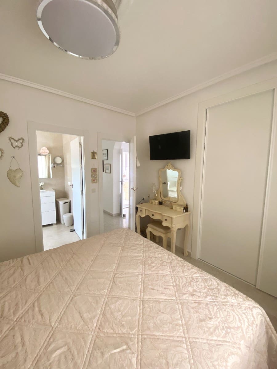 2 soverom Villa til salgs i Dona Pepa med svømmebasseng - € 395 000 (Ref: 9729234)