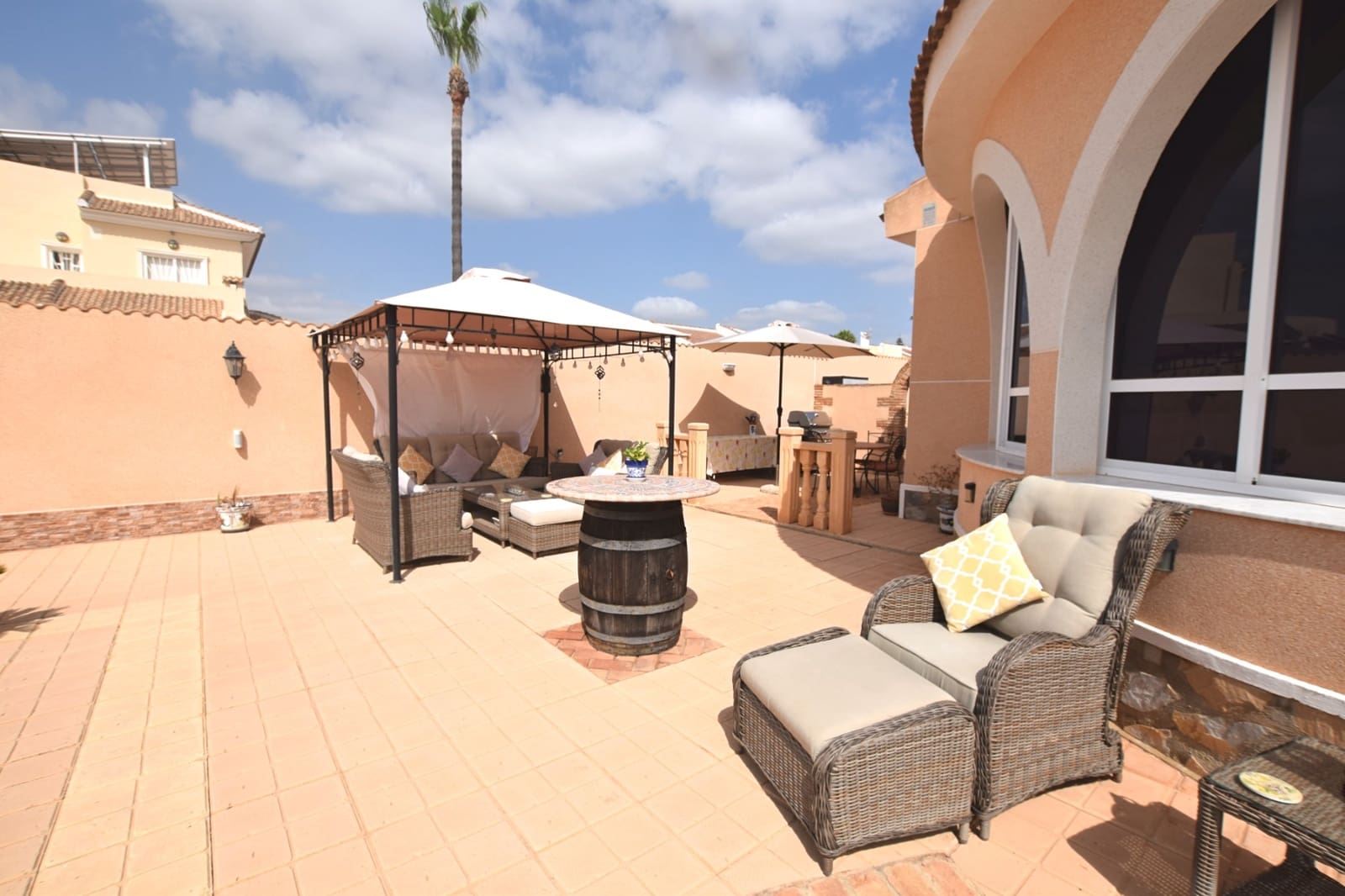 2 soverom Villa til salgs i Dona Pepa med svømmebasseng - € 395 000 (Ref: 9729234)