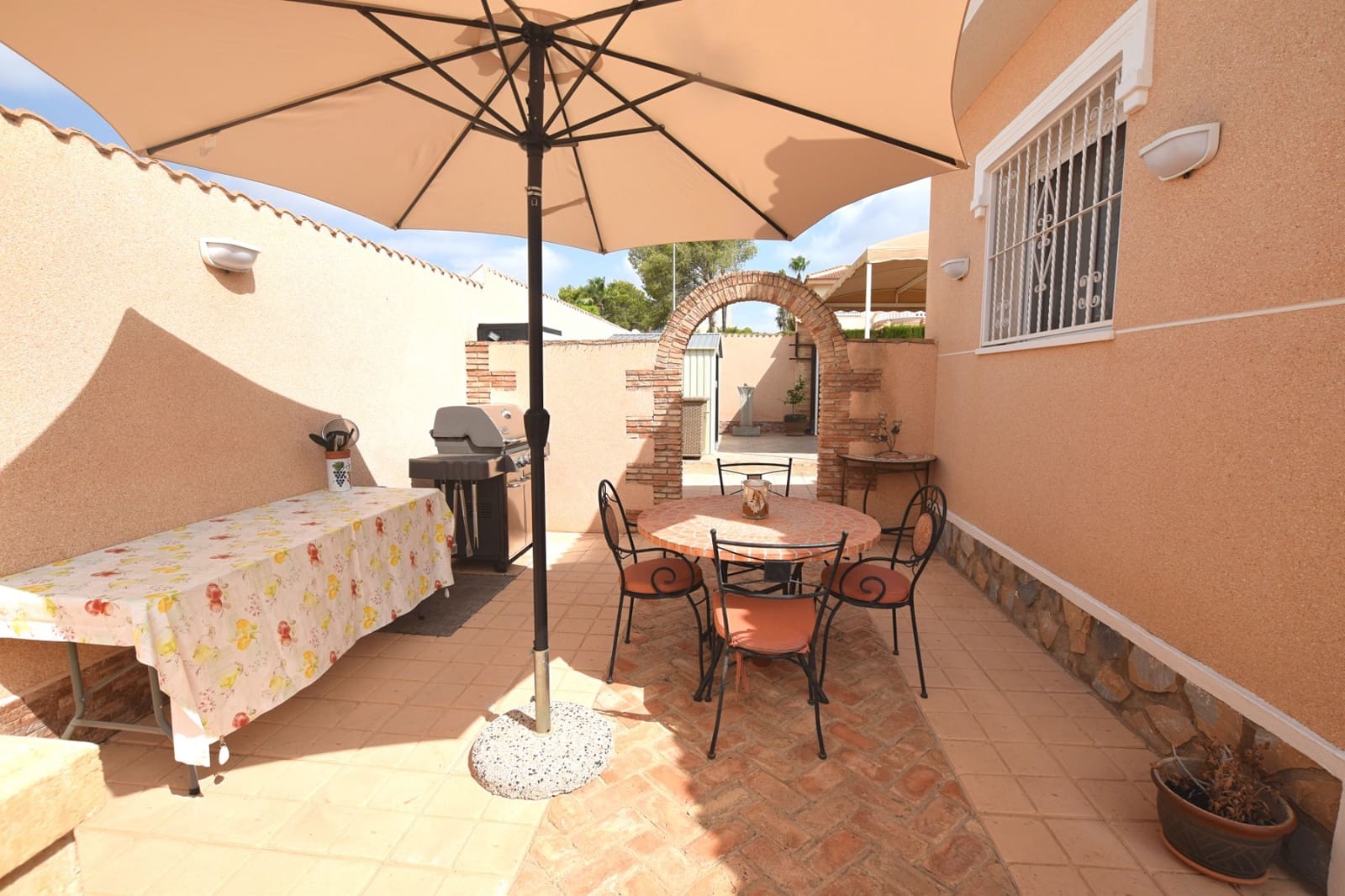 2 soverom Villa til salgs i Dona Pepa med svømmebasseng - € 395 000 (Ref: 9729234)