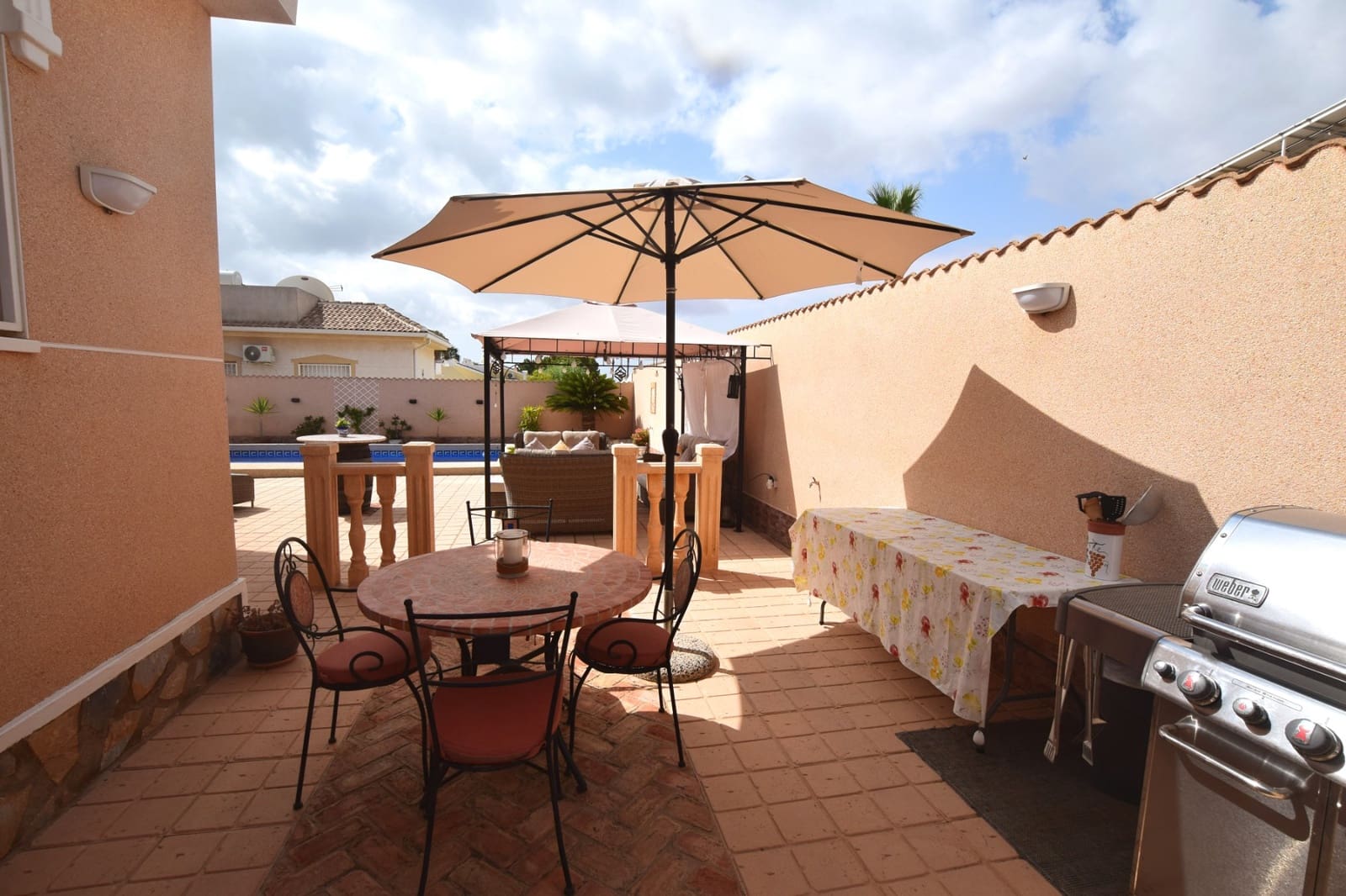 2 soverom Villa til salgs i Dona Pepa med svømmebasseng - € 395 000 (Ref: 9729234)