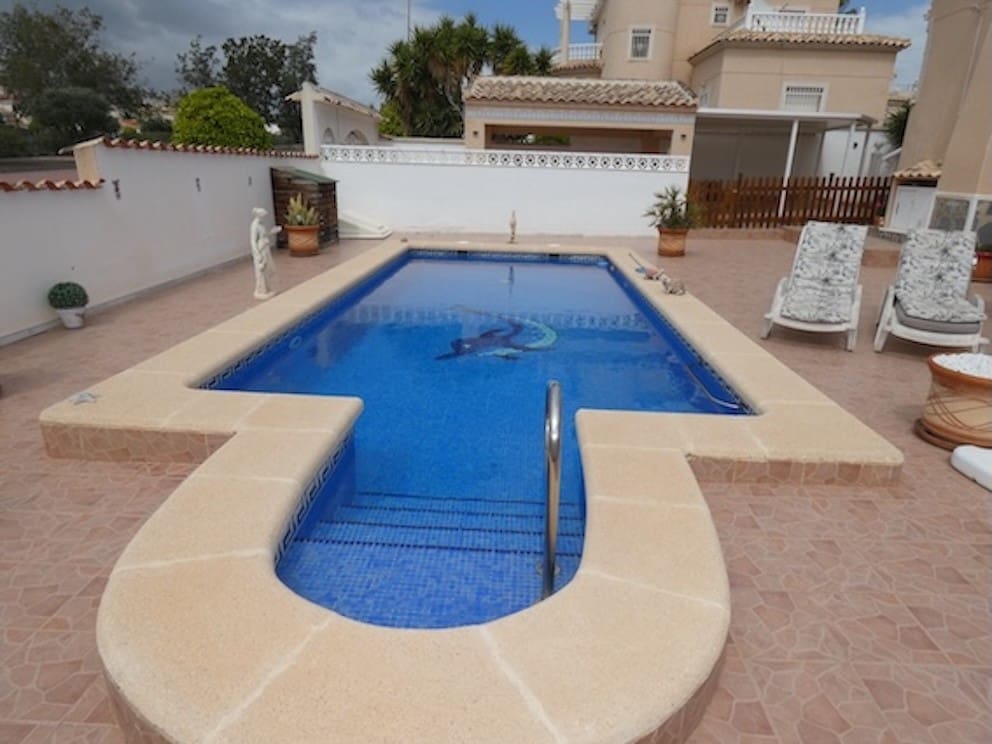 3 bedroom Villa for sale in La Marina with pool garage - € 360,000 (Ref: 9729240)