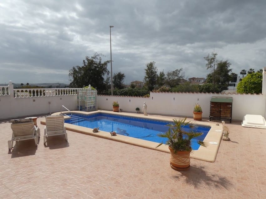 3 bedroom Villa for sale in La Marina with pool garage - € 360,000 (Ref: 9729240)