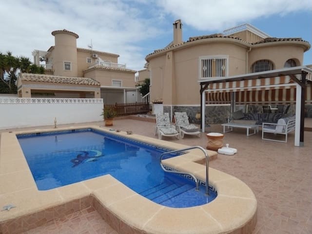 3 bedroom Villa for sale in La Marina, Elche / Elx with pool garage - € 360,000 (Ref: 9729240)