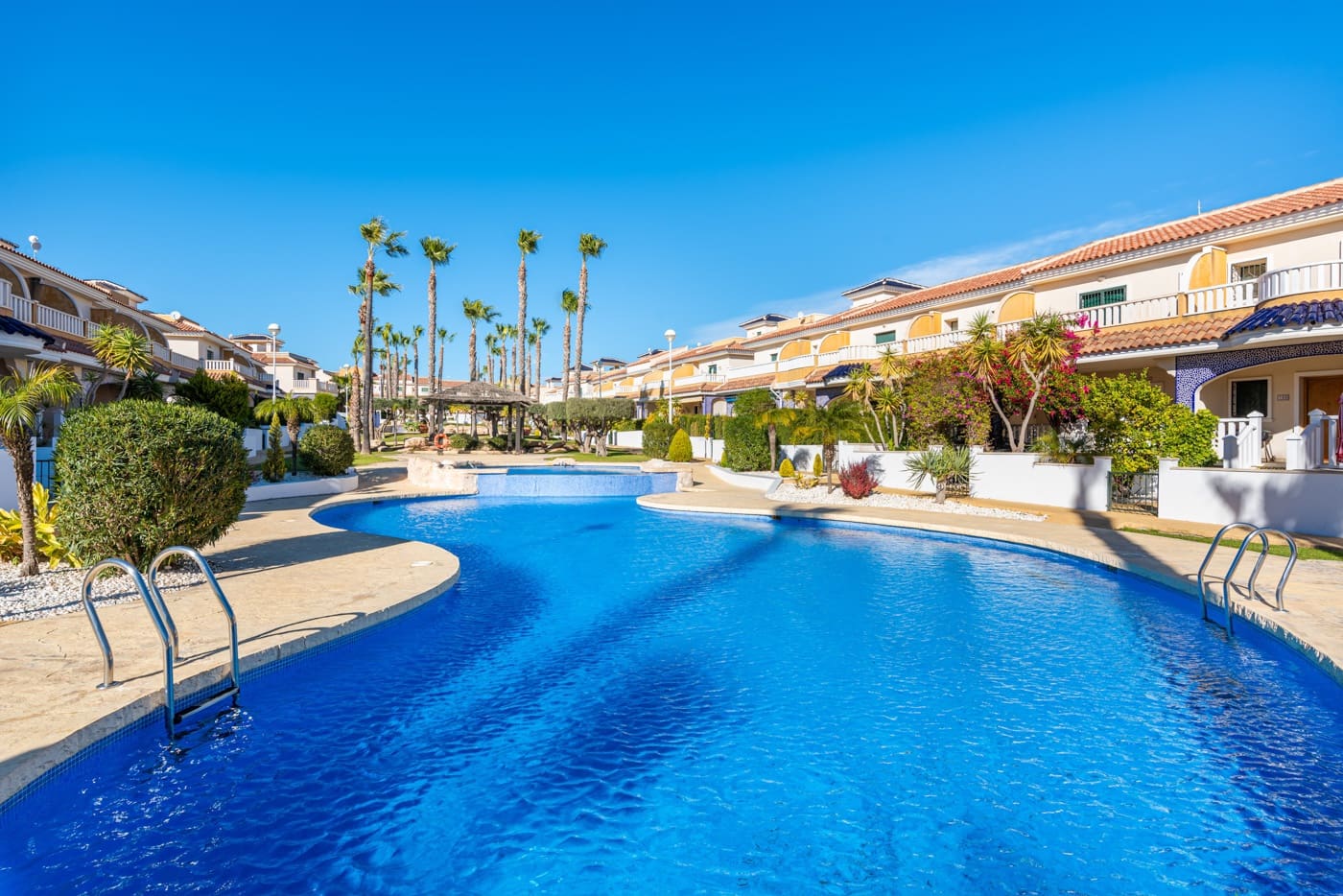 2 soveværelse Lejlighed til salg i Ciudad Quesada med swimmingpool garage - € 229.000 (Ref: 9731773)