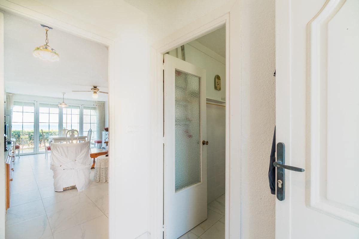 Chalet de 2 habitaciones en Playa Flamenca en venta con piscina - 390.000 € (Ref: 9741599)