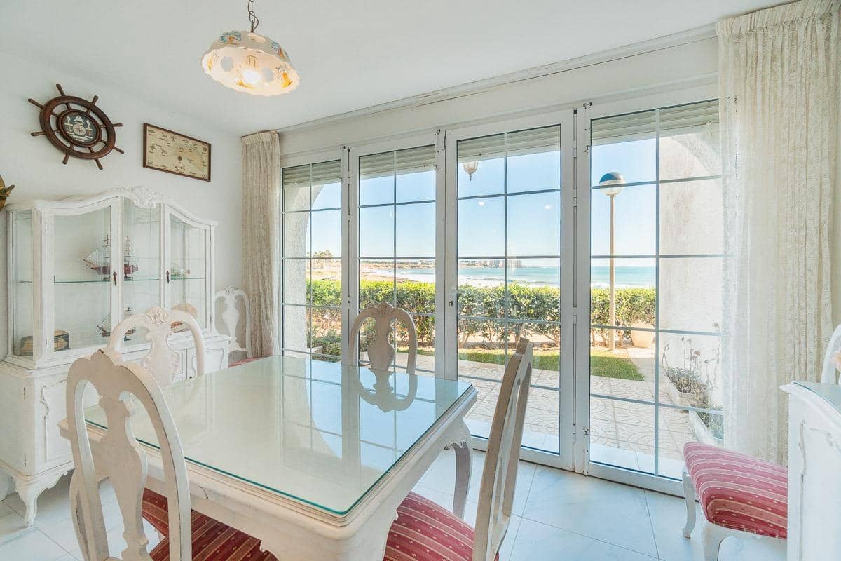 Chalet de 2 habitaciones en Playa Flamenca en venta con piscina - 390.000 € (Ref: 9741599)