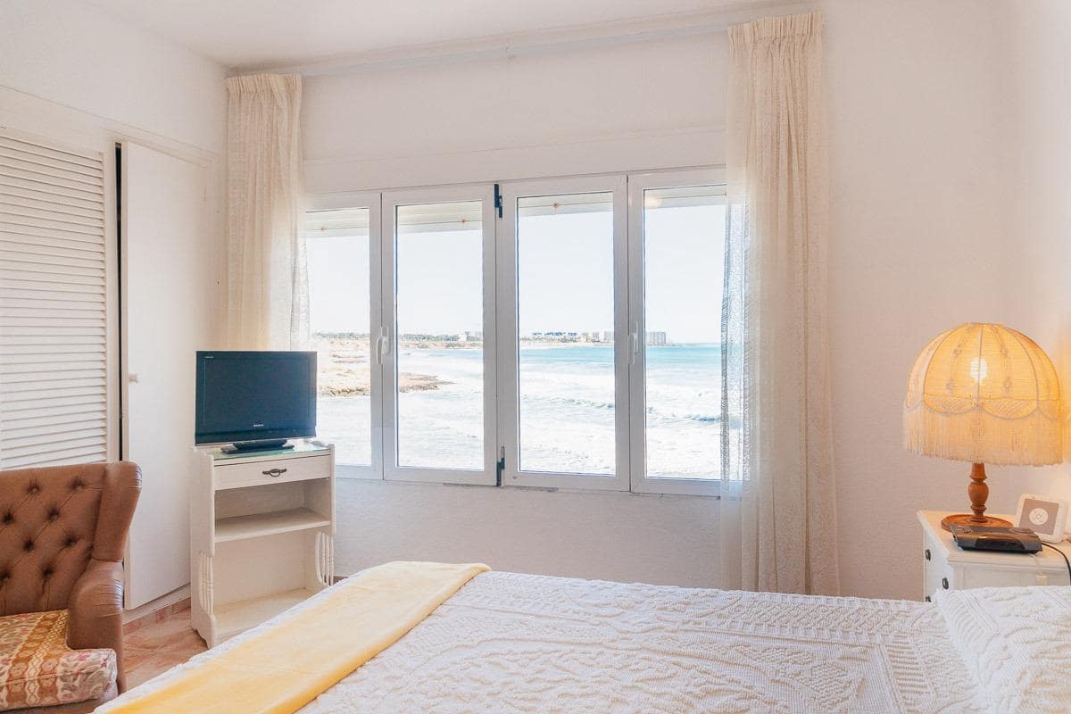 Chalet de 2 habitaciones en Playa Flamenca en venta con piscina - 390.000 € (Ref: 9741599)