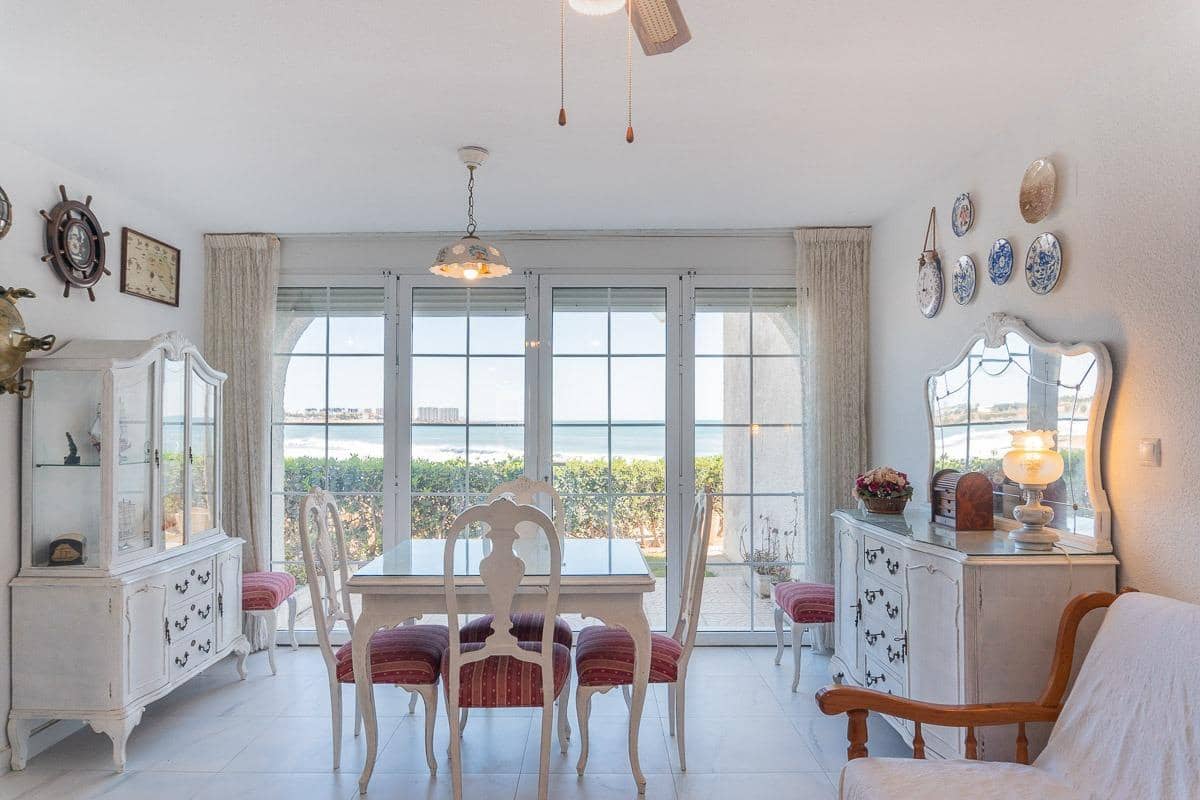 Chalet de 2 habitaciones en Playa Flamenca en venta con piscina - 390.000 € (Ref: 9741599)