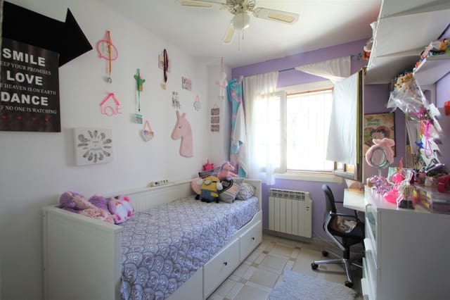 Casa de 3 habitaciones en Villamartin, Orihuela en venta con piscina - 279.900 € (Ref: 9744097)