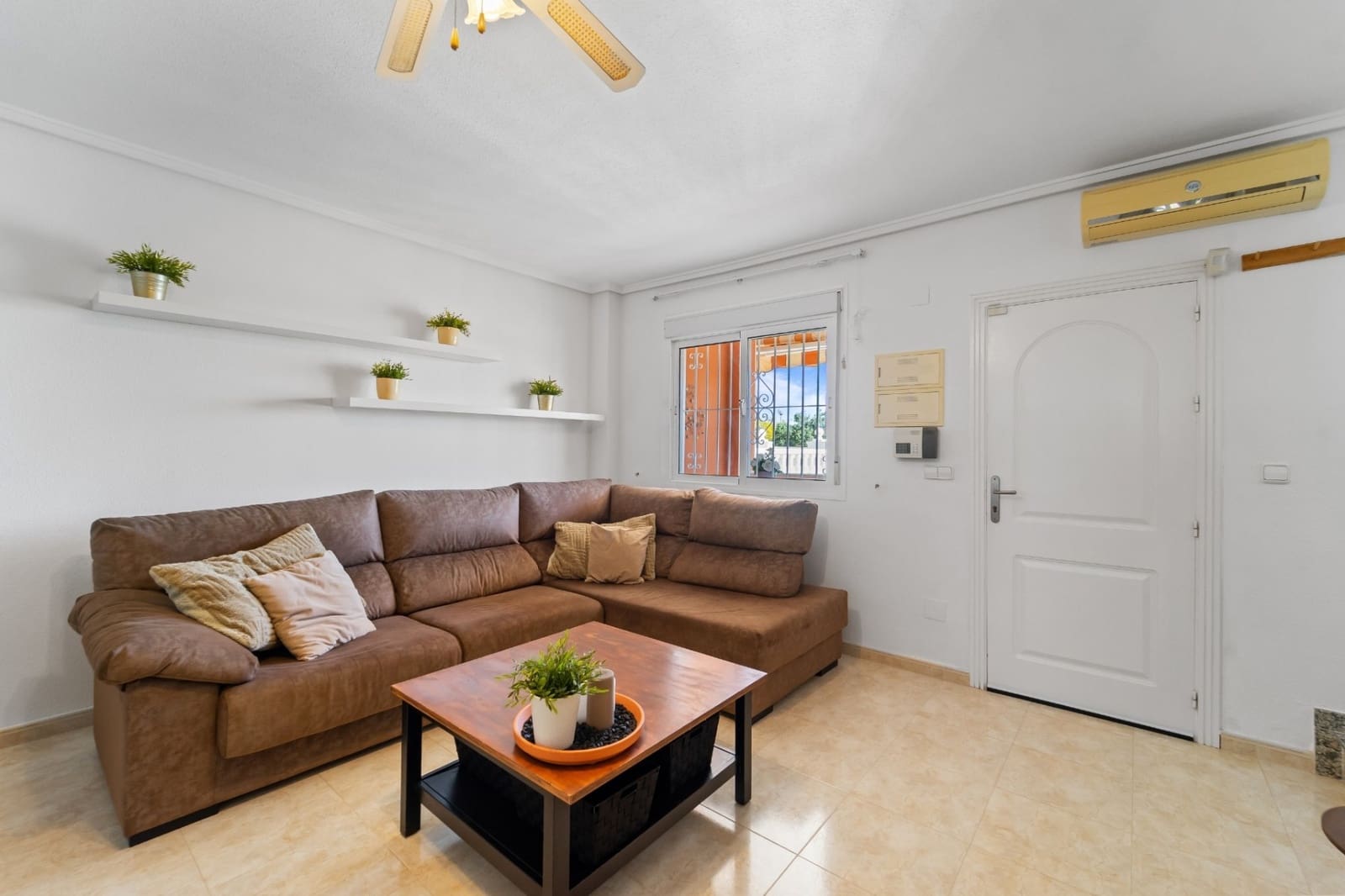 3 makuuhuone Omakotitalo myytävänä paikassa Ciudad Quesada mukana uima-altaan - 240 000 € (Ref: 9747726)