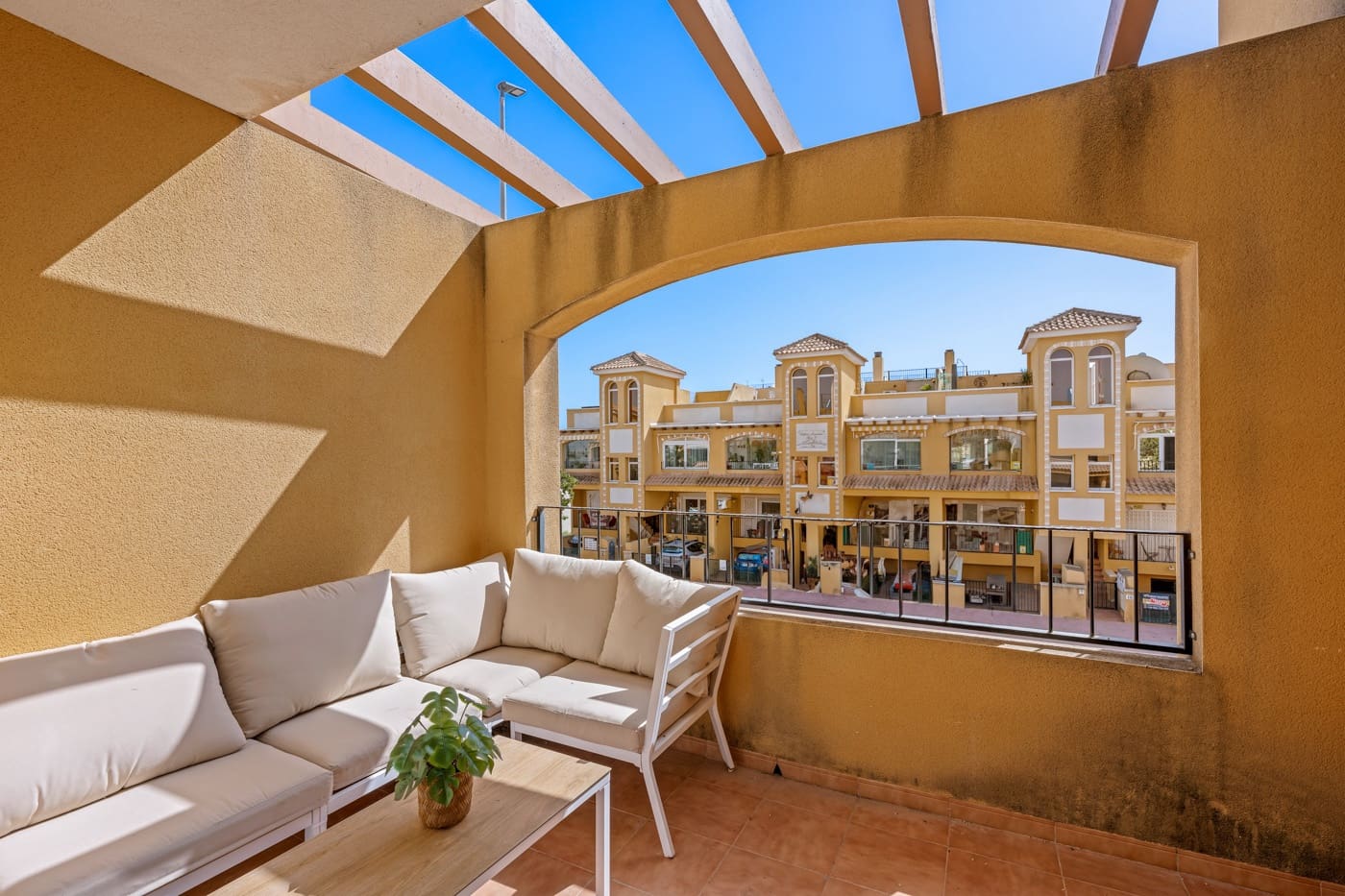 2 bedroom Apartment for sale in Daya Nueva with pool - € 135,000 (Ref: 9777806)