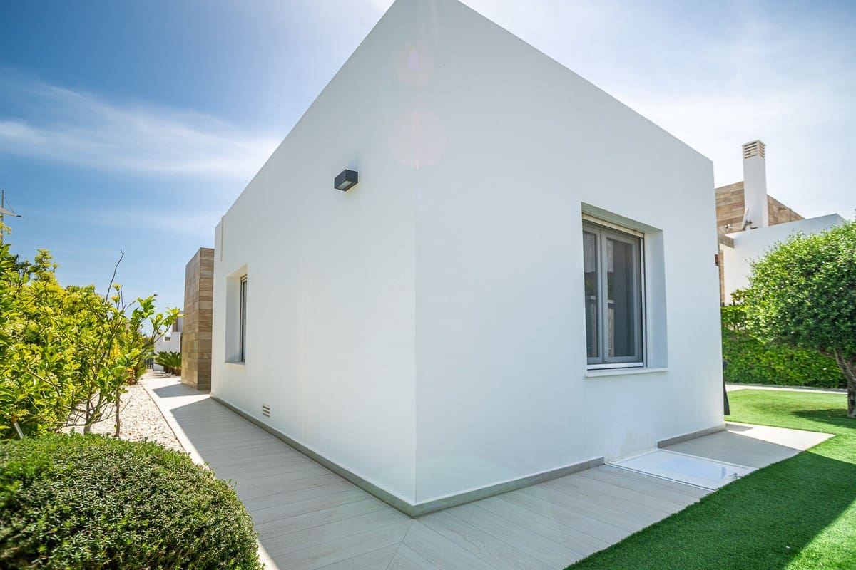 Chalet de 3 habitaciones en Algorfa en venta con piscina - 585.000 € (Ref: 9796615)