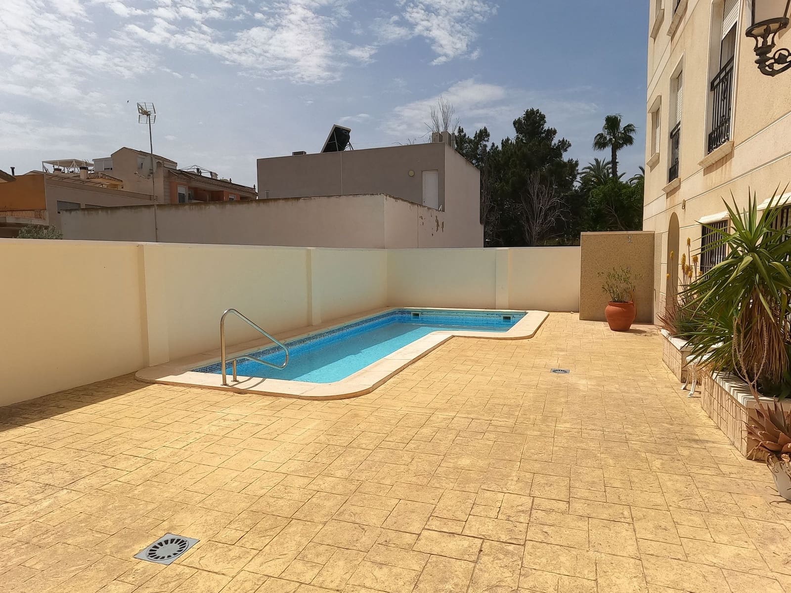 Apartamento de 2 habitaciones en Jacarilla en venta con piscina - 104.995 € (Ref: 9796617)