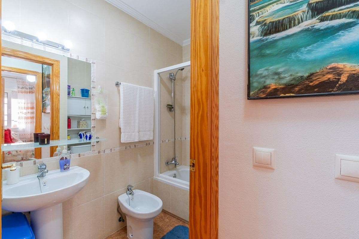 3 sypialnia Willa na sprzedaż w Villamartin z basenem garażem - 242 000 € (Ref: 9807829)