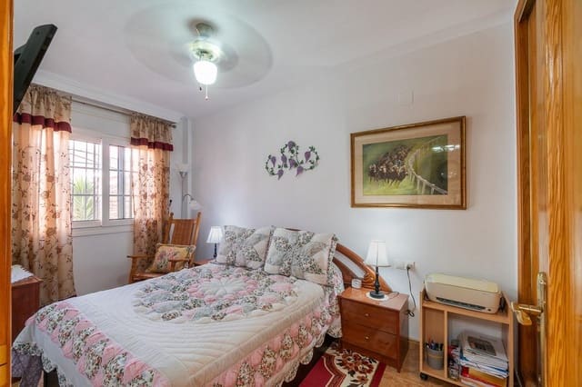3 sypialnia Willa na sprzedaż w Villamartin, Orihuela z basenem garażem - 242 000 € (Ref: 9807829)