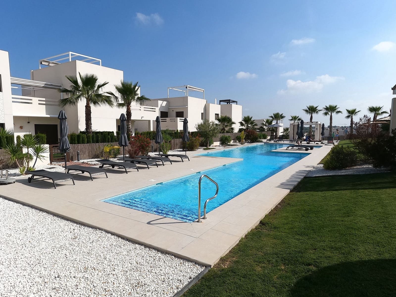 2 bedroom Apartment for sale in Algorfa with pool - € 267,500 (Ref: 9811385)