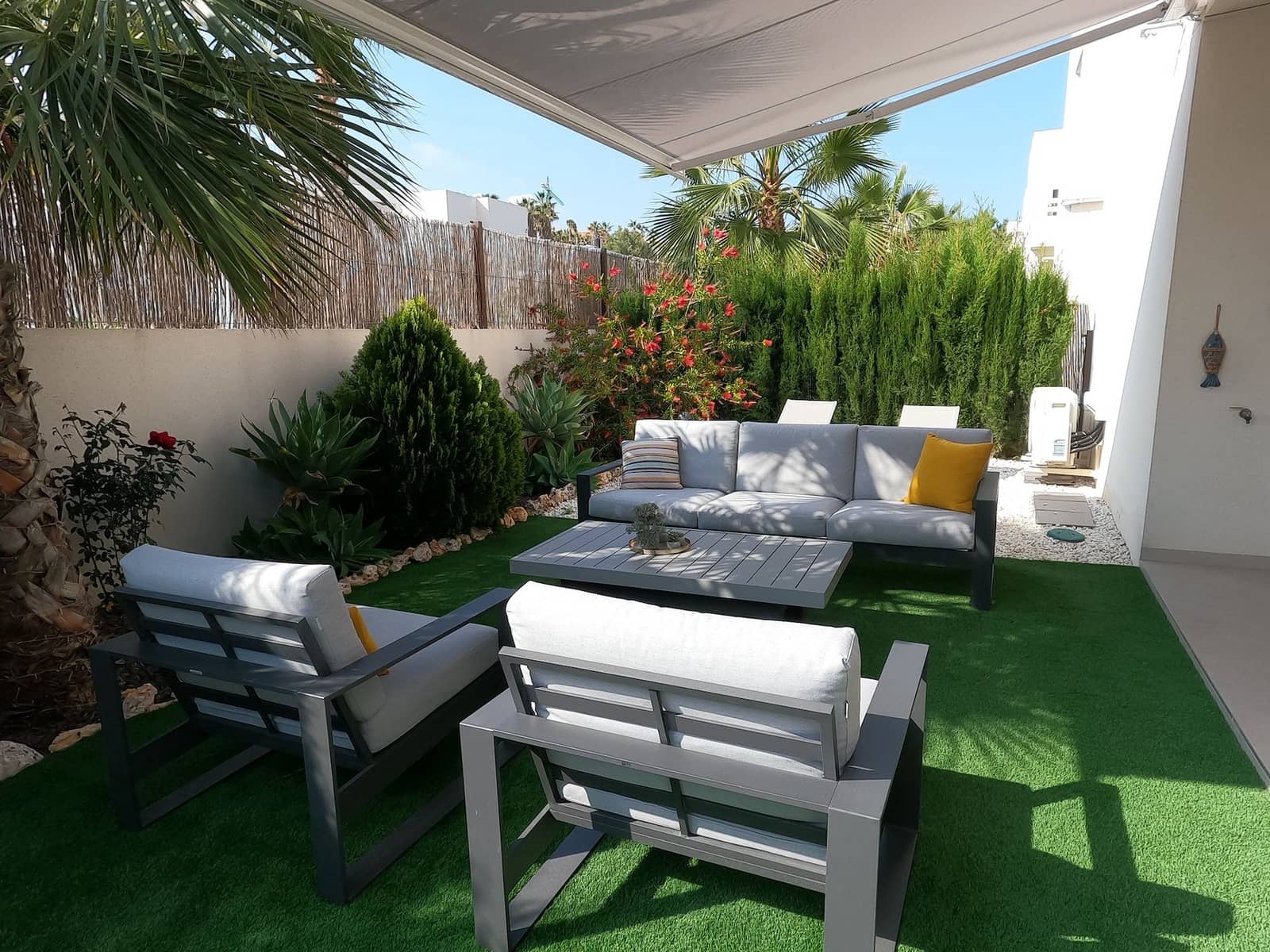 2 bedroom Apartment for sale in Algorfa with pool - € 267,500 (Ref: 9811385)