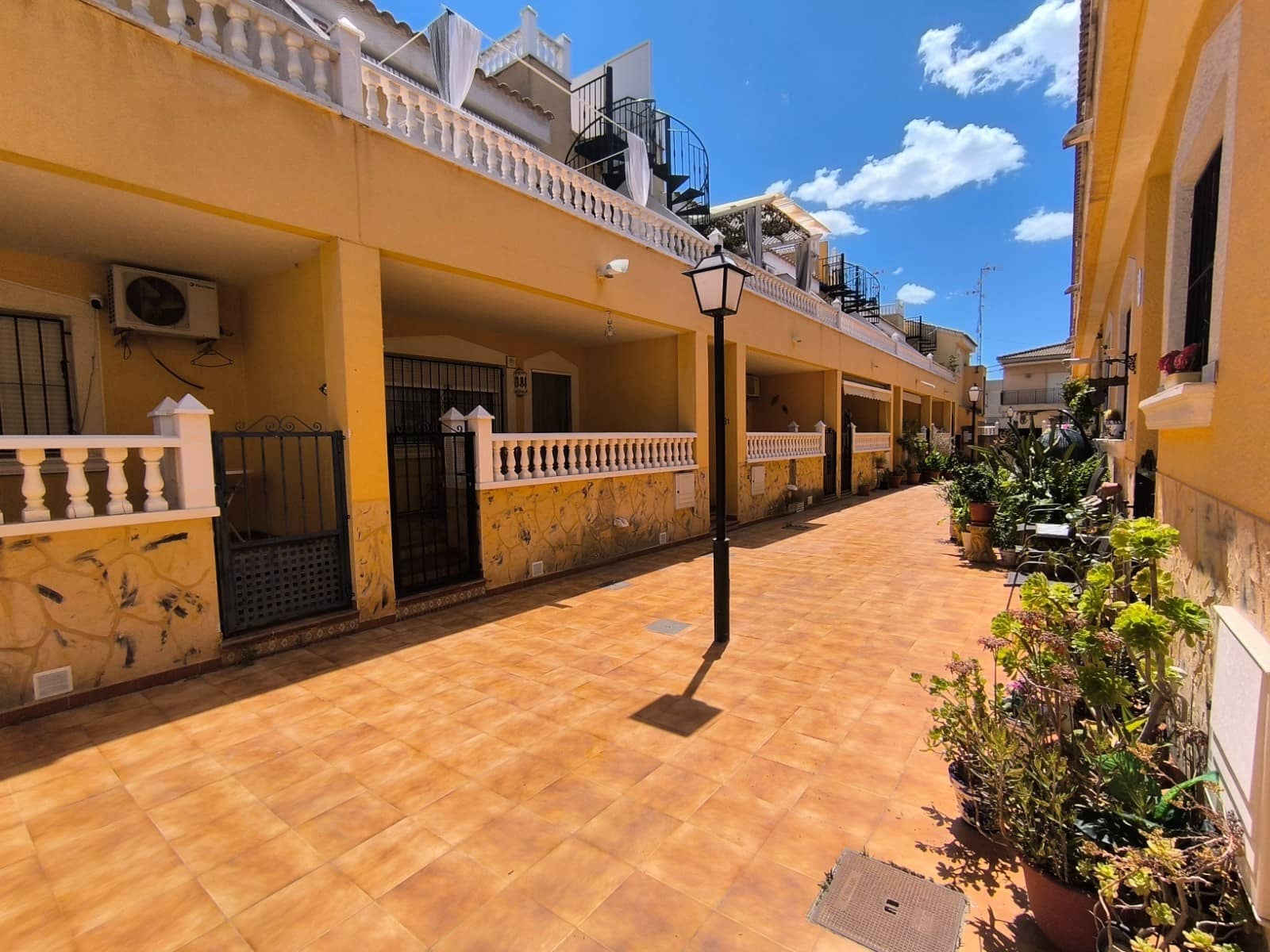 2 bedroom Apartment for sale in Orihuela - € 85,000 (Ref: 9817835)