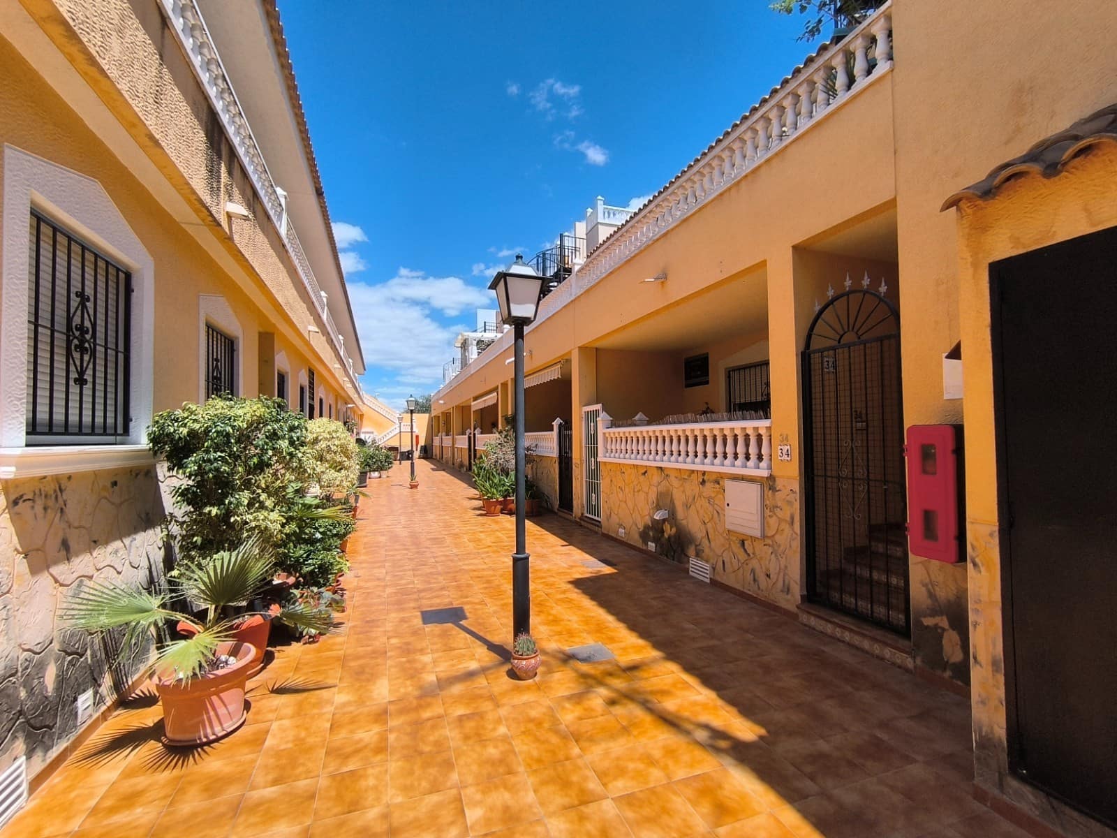 2 bedroom Apartment for sale in Orihuela - € 85,000 (Ref: 9817835)