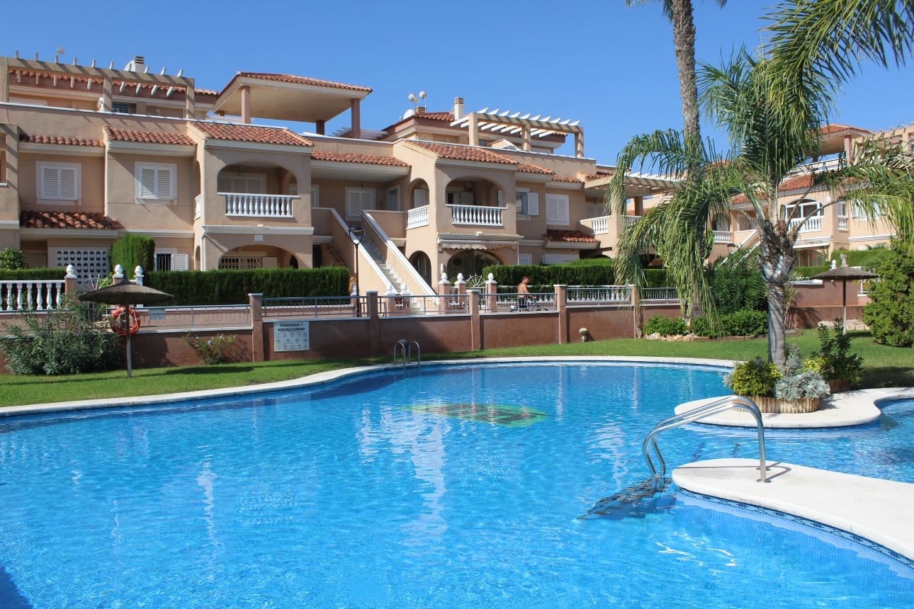 2 soverom Leilighet til salgs i Playa Flamenca med svømmebasseng garasje - € 225 000 (Ref: 9820205)