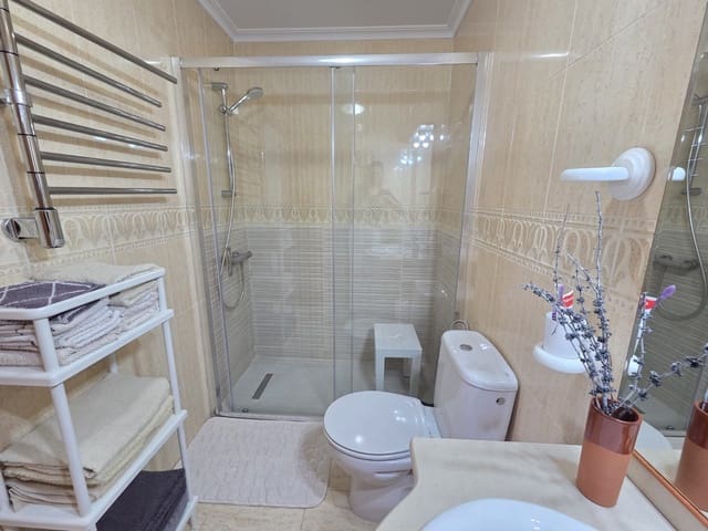 2 soverom Leilighet til salgs i Playa Flamenca, Orihuela med svømmebasseng garasje - € 225 000 (Ref: 9820205)