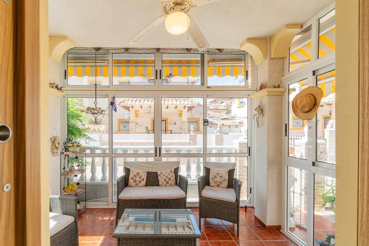 2 soveværelse Villa til salg i Playa Flamenca med swimmingpool garage - € 215.000 (Ref: 9824745)