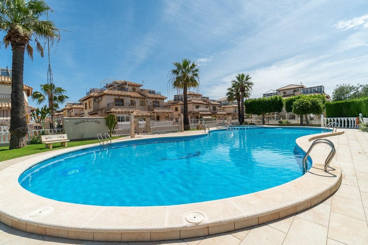 2 soveværelse Villa til salg i Playa Flamenca med swimmingpool garage - € 215.000 (Ref: 9824745)