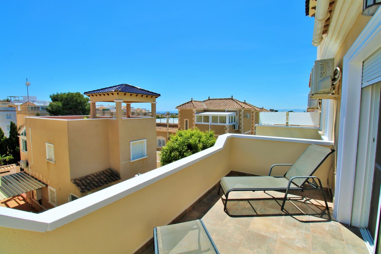 3 soveværelse Byhus til salg i Villamartin med swimmingpool - € 219.000 (Ref: 9831066)